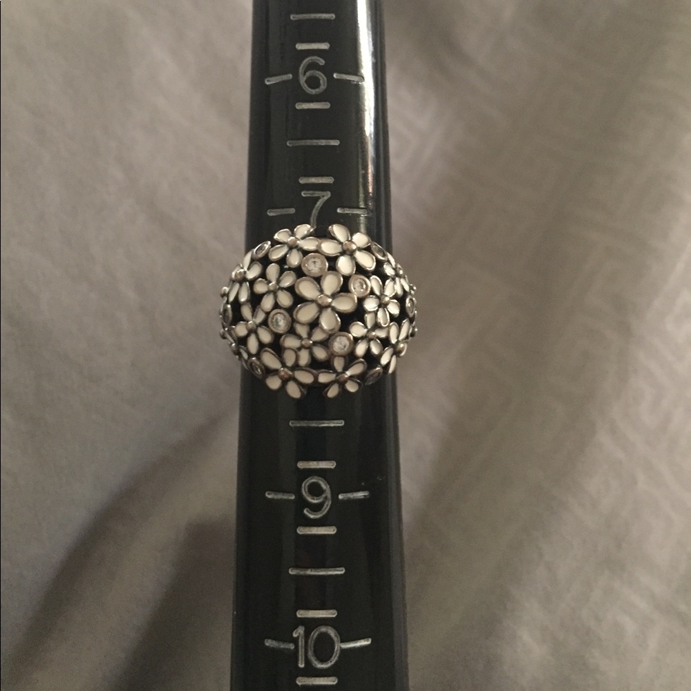 Pandora Enamel Daisy Ring